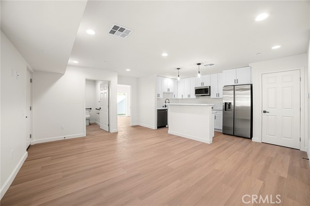 Detail Gallery Image 4 of 28 For 306 W Congress St, Colton,  CA 92324 - 4 Beds | 3 Baths