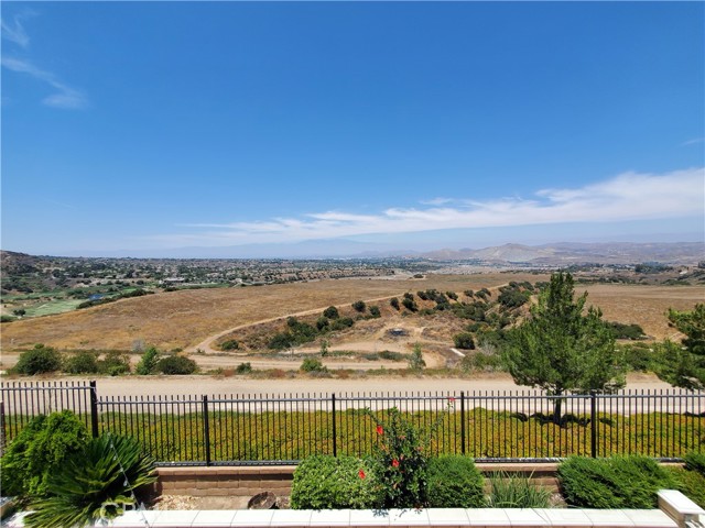 Detail Gallery Image 17 of 20 For 7398 Sanctuary Dr, Corona,  CA 92883 - 6 Beds | 5/1 Baths