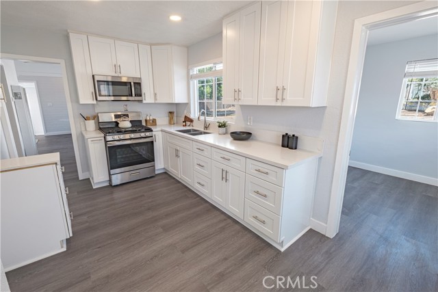 17196 Barbee St., Fontana CA: https://media.crmls.org/medias/d5afece9-0dd5-4a85-b6fc-cddc0240ee40.jpg