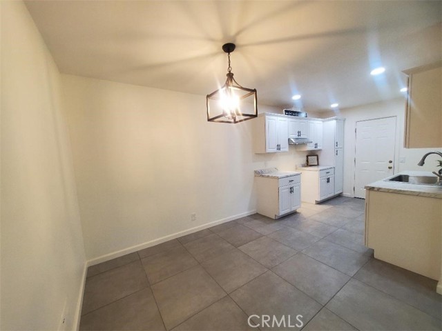 2431 12th Street, Riverside CA: https://media.crmls.org/medias/d5b0d84f-2d3c-43a8-b600-87e3e6e6b88a.jpg