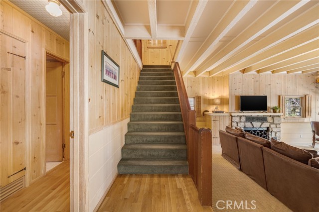 Detail Gallery Image 7 of 53 For 244 John Muir, Lake Arrowhead,  CA 92352 - 5 Beds | 3/1 Baths
