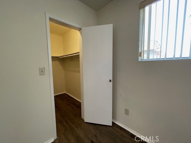 Detail Gallery Image 7 of 16 For 17135 Roscoe Blvd #4,  Northridge,  CA 91325 - 2 Beds | 1/1 Baths