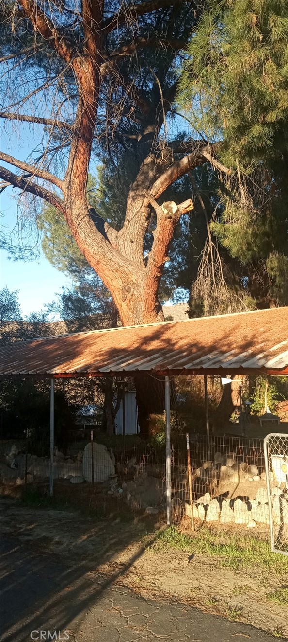 https://media.crmls.org/medias/d5b2e797-cf90-4cc9-9860-28be78c1d54a.jpg?preset=X-Large