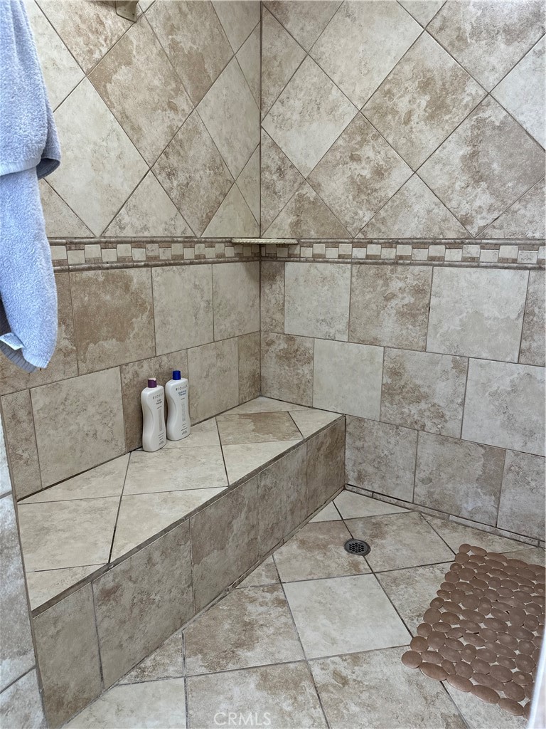 https://media.crmls.org/medias/d5b424f7-d853-457c-bd10-cf5ac94b285f.jpg?preset=X-Large
