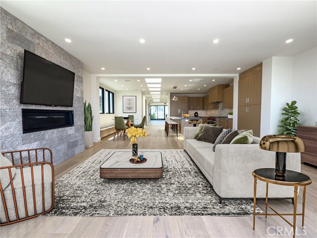 Detail Gallery Image 34 of 56 For 404 16th St, Manhattan Beach,  CA 90266 - 5 Beds | 5/2 Baths