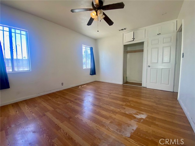 Detail Gallery Image 14 of 17 For 10118 Laurel Canyon Bld, Pacoima,  CA 91331 - 3 Beds | 1 Baths