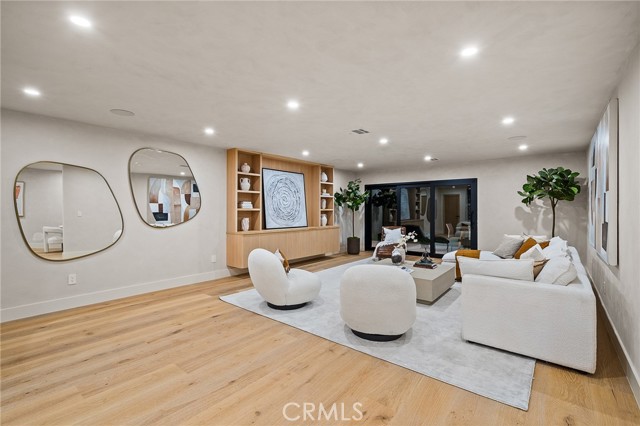 5157 Woodley Avenue, Encino CA: https://media.crmls.org/medias/d5b4d6eb-a70a-4c22-941c-b84cf741c2e3.jpg