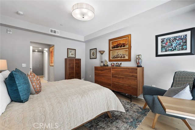 1920 S Pacific Coast Highway, Redondo Beach CA: https://media.crmls.org/medias/d5b4dd54-c985-48b3-977f-0376531312f5.jpg