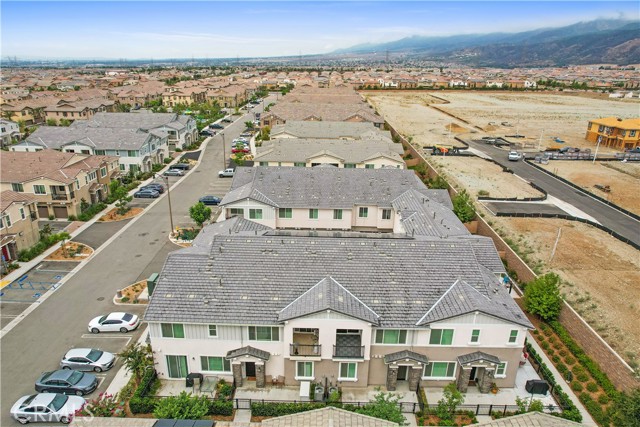 Detail Gallery Image 5 of 24 For 16502 Casa Grande Ave #321,  Fontana,  CA 92336 - 2 Beds | 2/1 Baths