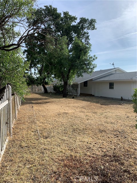 19779 Mountain Meadow S, Hidden Valley Lake CA: https://media.crmls.org/medias/d5b5ddde-eb8f-4451-a149-40f175ea1af8.jpg