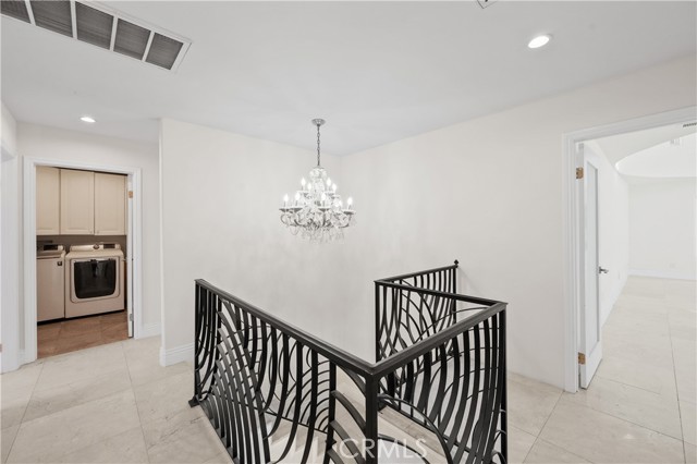 3856 Vista Linda Drive, Encino CA: https://media.crmls.org/medias/d5b69455-ea6b-4c46-a9b1-afa5fdb27692.jpg