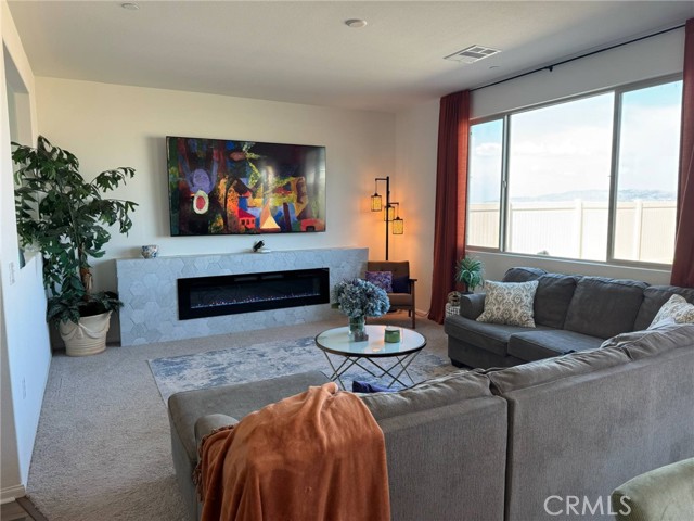 Detail Gallery Image 14 of 34 For 27214 Felsic Dr, Menifee,  CA 92585 - 5 Beds | 2/1 Baths