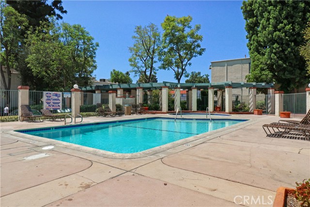 Detail Gallery Image 22 of 32 For 5700 Etiwanda Ave #105,  Tarzana,  CA 91356 - 3 Beds | 2 Baths