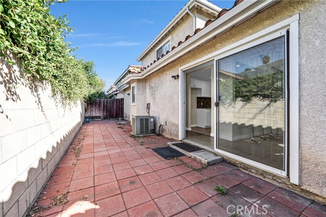 5540 Sutana Avenue photo 22
