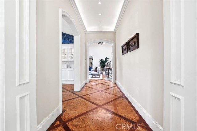 20 Cherry Hills Lane, Newport Beach CA: https://media.crmls.org/medias/d5b7035d-795c-4f51-9267-95823004a082.jpg