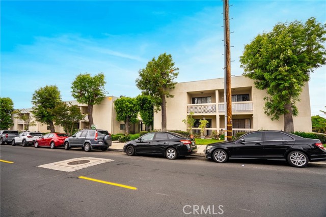 Detail Gallery Image 2 of 33 For 10149 Commerce Ave #8,  Tujunga,  CA 91042 - 2 Beds | 2 Baths