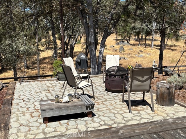4060 Indian Peak Road, Mariposa CA: https://media.crmls.org/medias/d5b756d5-f7ec-4c76-bc79-5fd8fe9a9d16.jpg