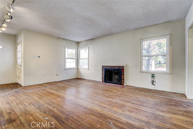 Detail Gallery Image 28 of 35 For 340 Avenue F, Redondo Beach,  CA 90277 - 3 Beds | 2 Baths