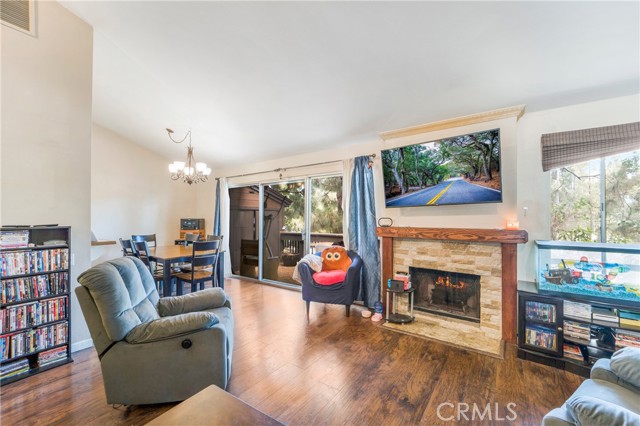 Detail Gallery Image 2 of 27 For 1405 Pinon Pl #3,  Fullerton,  CA 92835 - 3 Beds | 2 Baths