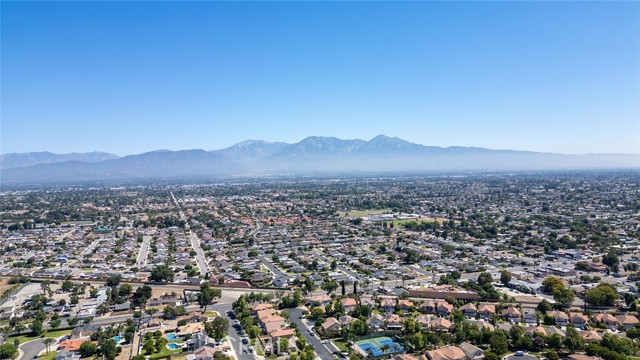 4299 Biscayne Street, Chino CA: https://media.crmls.org/medias/d5bc515d-0aa9-41ee-9476-09d5ebbd43f3.jpg