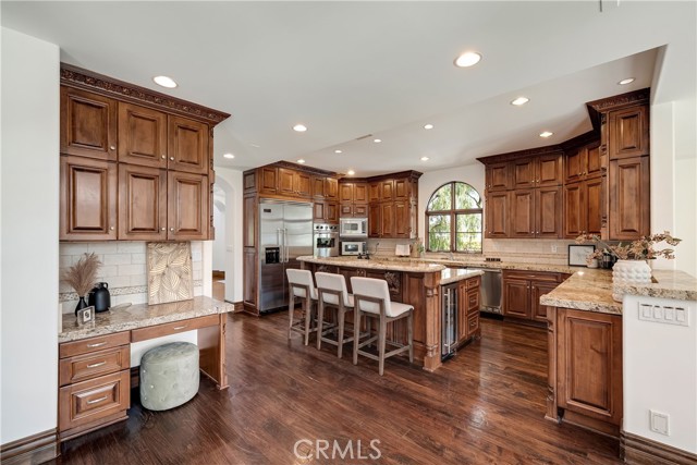 718 N Poinsettia Avenue, Manhattan Beach CA: https://media.crmls.org/medias/d5bc6681-ce04-42e7-9918-00b2cf7a2b54.jpg