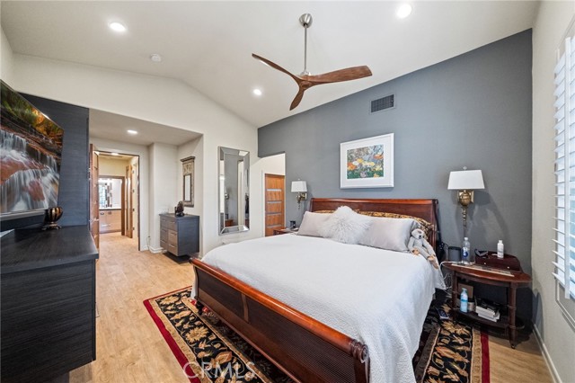40070 Corte Fortuna, Murrieta CA: https://media.crmls.org/medias/d5bc7363-fd87-47e6-9bab-35b5a783cdaf.jpg