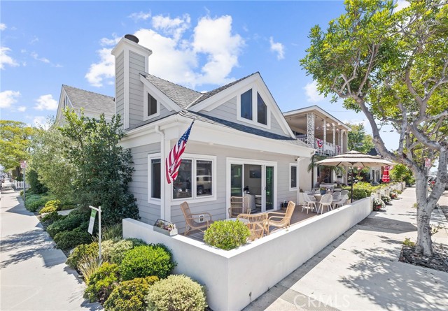 124 Garnet Avenue, Newport Beach CA: https://media.crmls.org/medias/d5bc9442-9509-422d-9033-317fc69b1b7f.jpg