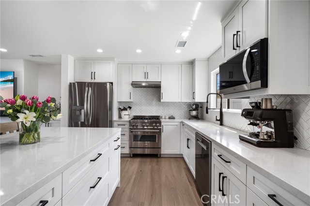 Detail Gallery Image 7 of 45 For 17551 Griffith, Huntington Beach,  CA 92649 - 4 Beds | 3 Baths