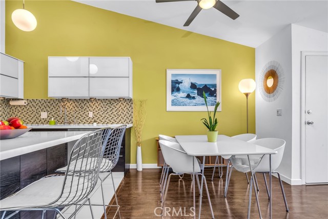 830 Camino Real, Redondo Beach, California 90277, 3 Bedrooms Bedrooms, ,2 BathroomsBathrooms,Residential,Sold,Camino Real,SB22033148