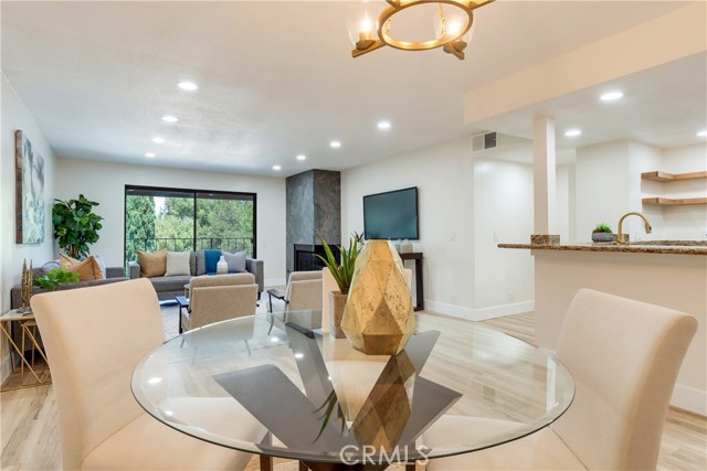 Front Image Thumbnail for CRIG25256431