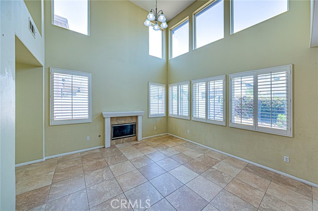 955 Blackberry Lane, Carson CA: https://media.crmls.org/medias/d5c08bb7-185a-457f-9540-02a3a857f966.jpg