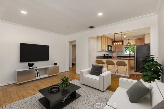 Detail Gallery Image 3 of 23 For 4410 Stern, Sherman Oaks,  CA 91423 - 3 Beds | 2 Baths