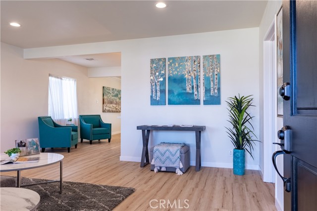 Detail Gallery Image 12 of 33 For 17007 Illinois Ct, Torrance,  CA 90504 - 4 Beds | 2 Baths