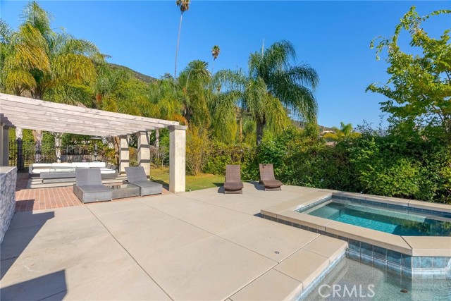 940 N Silent Ranch Drive, Glendora CA: https://media.crmls.org/medias/d5c3f029-d568-4bda-b2f7-a973914f32fc.jpg