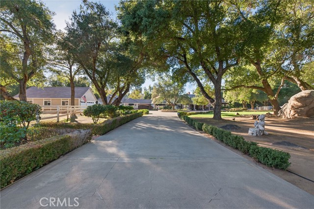 Detail Gallery Image 3 of 75 For 40833 Calle Bandido, Murrieta,  CA 92562 - 8 Beds | 7/2 Baths