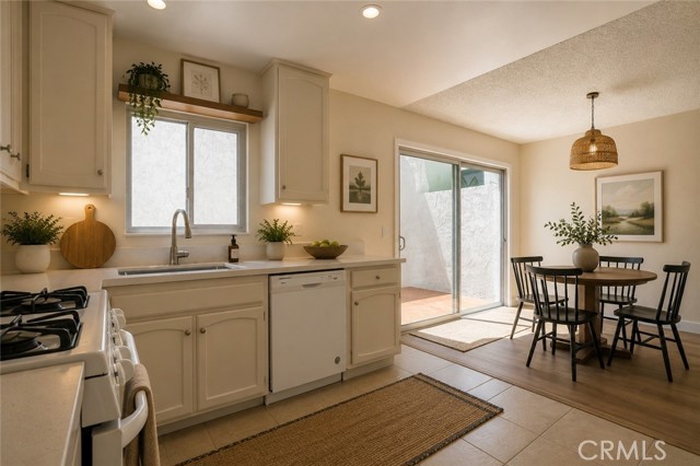 19231 Sherman Way, 25 photo 8