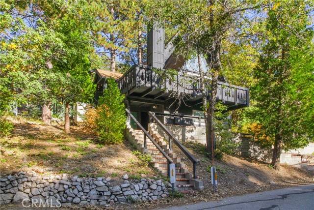 Detail Gallery Image 3 of 30 For 33020 Arrowbear Dr, Running Springs,  CA 92382 - 3 Beds | 2/1 Baths