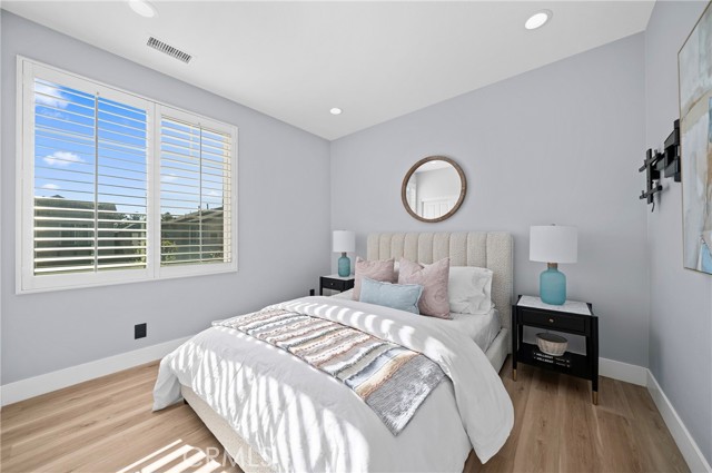 Detail Gallery Image 6 of 20 For 328 Flyers Ln, Tustin,  CA 92782 - 3 Beds | 2/1 Baths