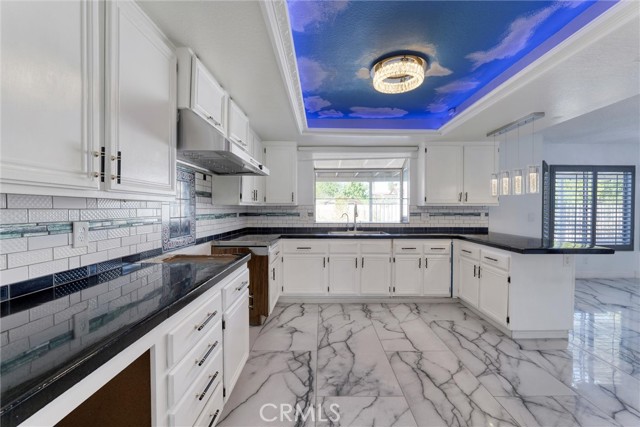 Detail Gallery Image 9 of 64 For 37519 Brighton Ct, Palmdale,  CA 93550 - 4 Beds | 3 Baths