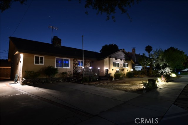 874 W 19th Street, Upland CA: https://media.crmls.org/medias/d5c82b4d-0c8f-46c2-9269-338e37a6ae4d.jpg