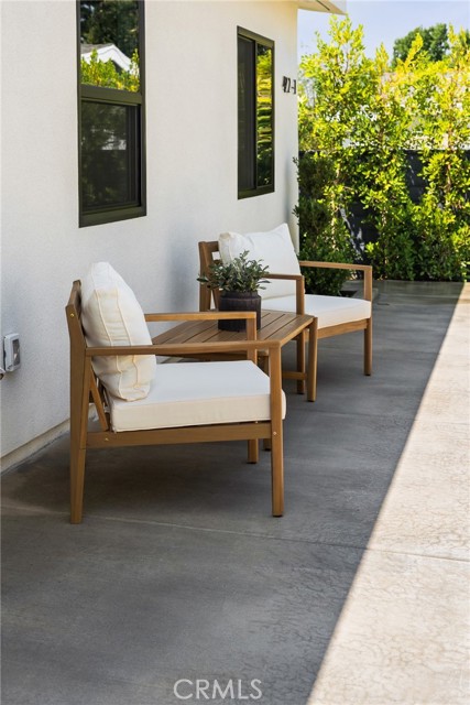 Detail Gallery Image 3 of 29 For 422 Almond Ave, Monrovia,  CA 91016 - 5 Beds | 4 Baths