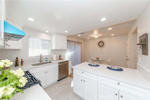 918 Huntington Dr, Duarte CA: https://media.crmls.org/medias/d5c97c5a-9b24-4c83-aed4-158ac12845d5.jpg