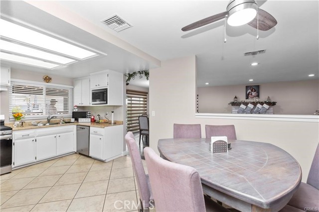Detail Gallery Image 11 of 31 For 10695 Linden Ave, Bloomington,  CA 92316 - 3 Beds | 2 Baths