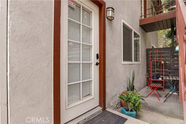 2114 India Street, Los Angeles CA: https://media.crmls.org/medias/d5caa4c4-248e-475d-ad07-d1e0b74577b5.jpg