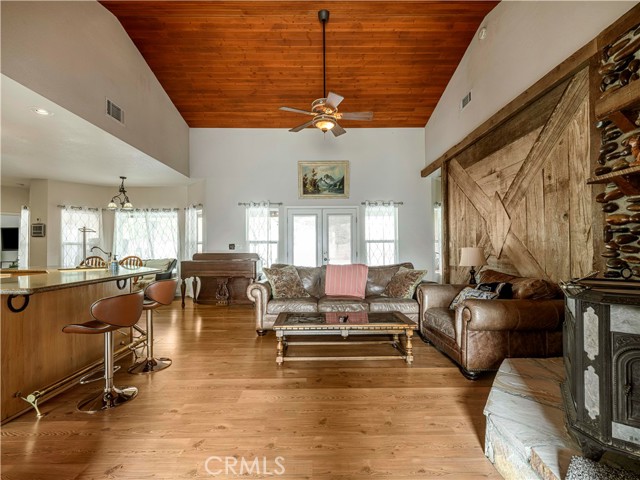 Detail Gallery Image 8 of 66 For 23237 Johnson Ct, Tehachapi,  CA 93561 - 4 Beds | 5 Baths