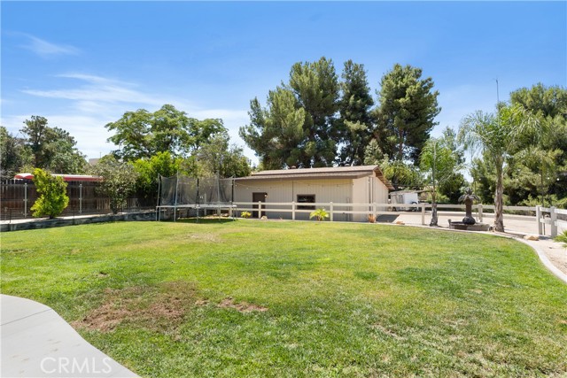 33127 Camelot Drive, Yucaipa CA: https://media.crmls.org/medias/d5cafed5-3e1b-496a-9b3e-cd3b56145a5c.jpg