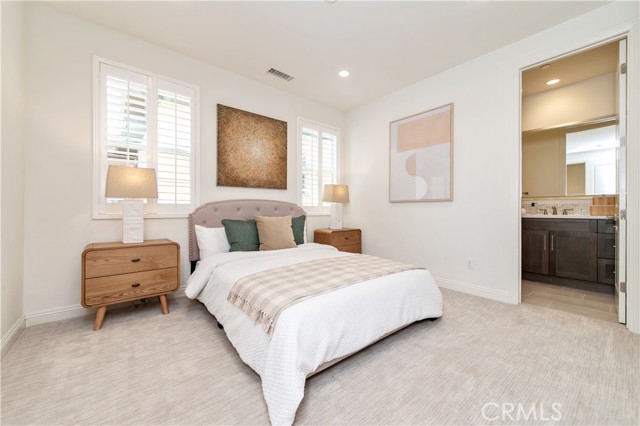 124 Cruiser, Irvine CA: https://media.crmls.org/medias/d5cbe03d-6918-4d43-b91b-b4e99b715217.jpg