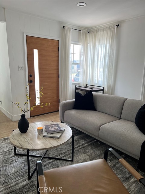 8129 Radford Avenue, North Hollywood CA: https://media.crmls.org/medias/d5cd0f8d-8316-4186-94c4-7328096f3c5c.jpg