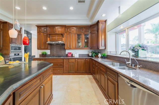 801 S Michillinda Avenue, Pasadena CA: https://media.crmls.org/medias/d5cdd620-e5ce-4222-8db8-7492baa2d596.jpg