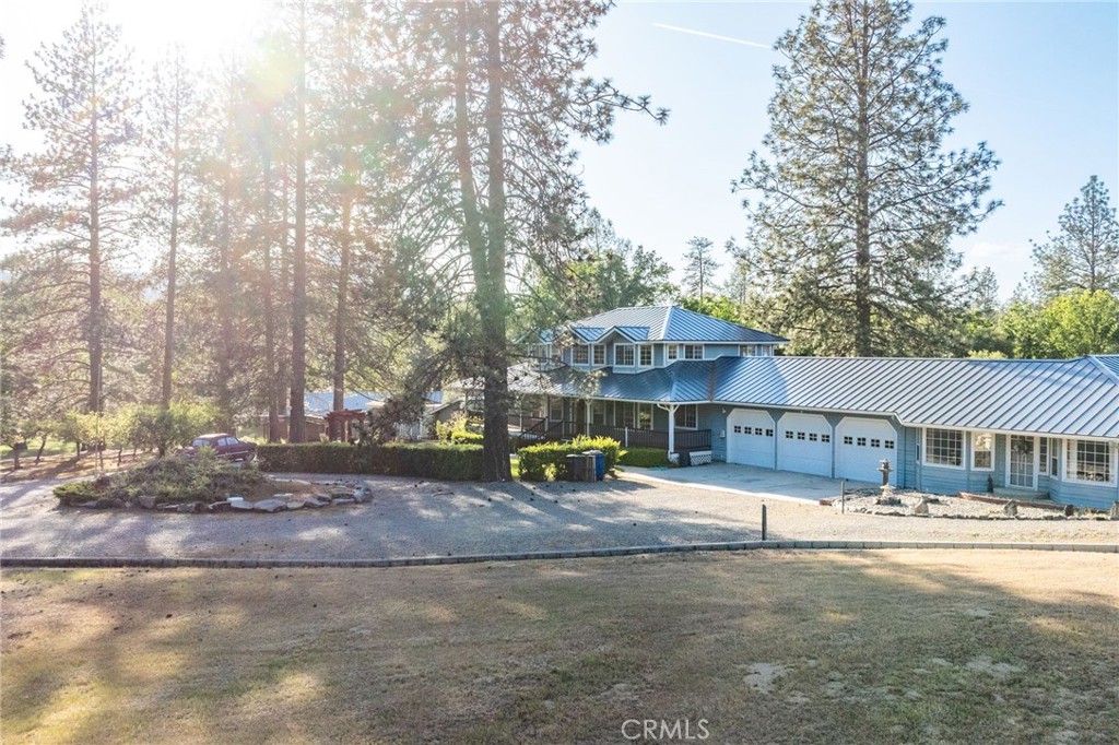 https://media.crmls.org/medias/d5cfc21d-6f69-4501-be95-2b9c1072e939.jpg?preset=X-Large